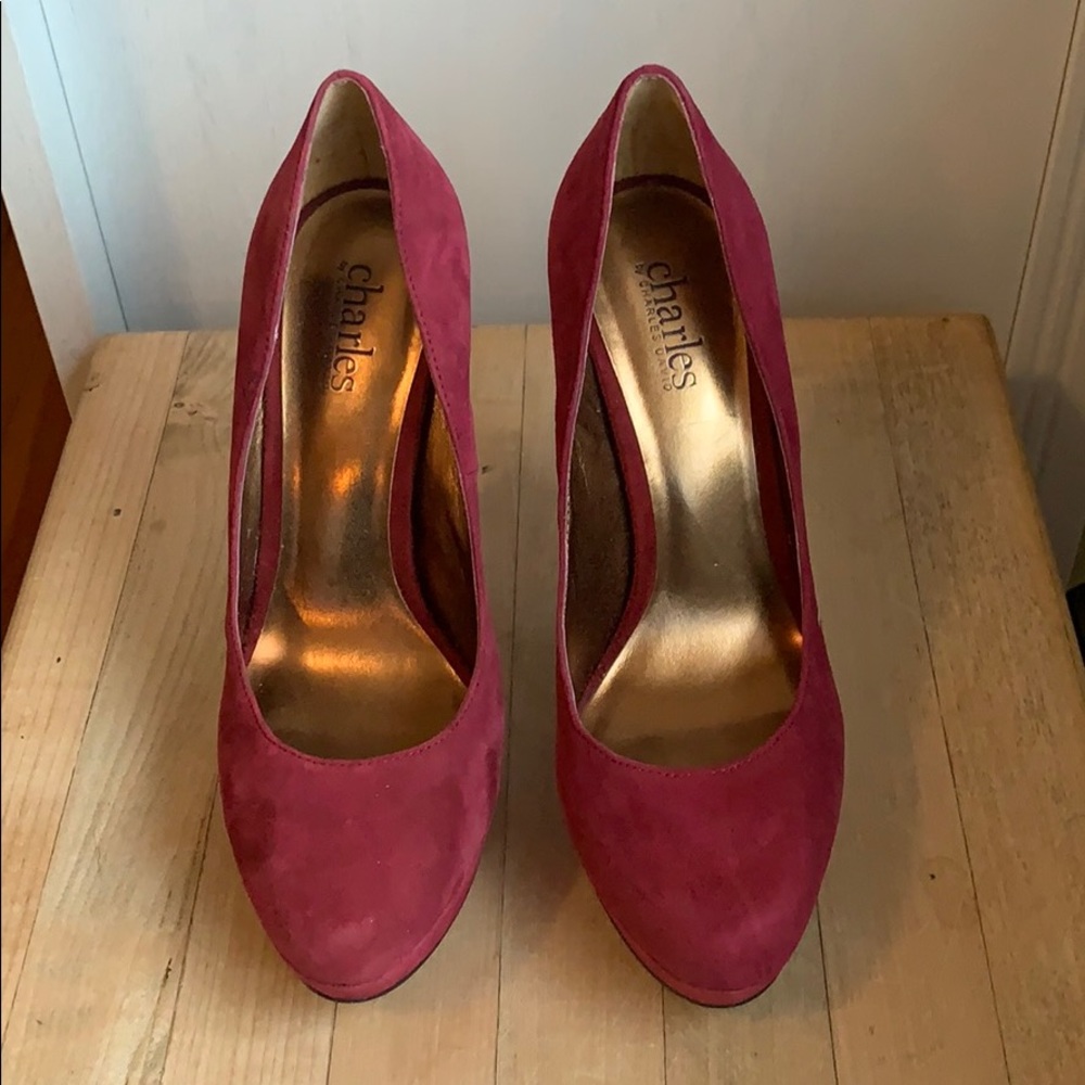 Dark red platform suede pumps